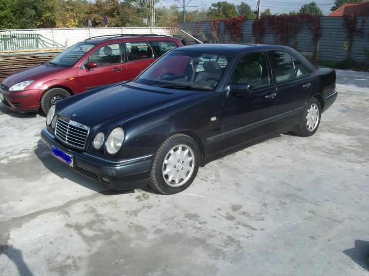 Mercedes-Benz E 320