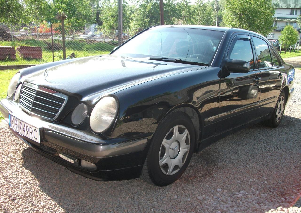 Mercedes-Benz E 220