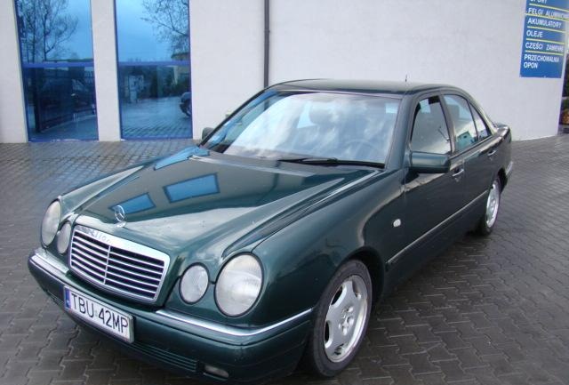 Mercedes-Benz E 300