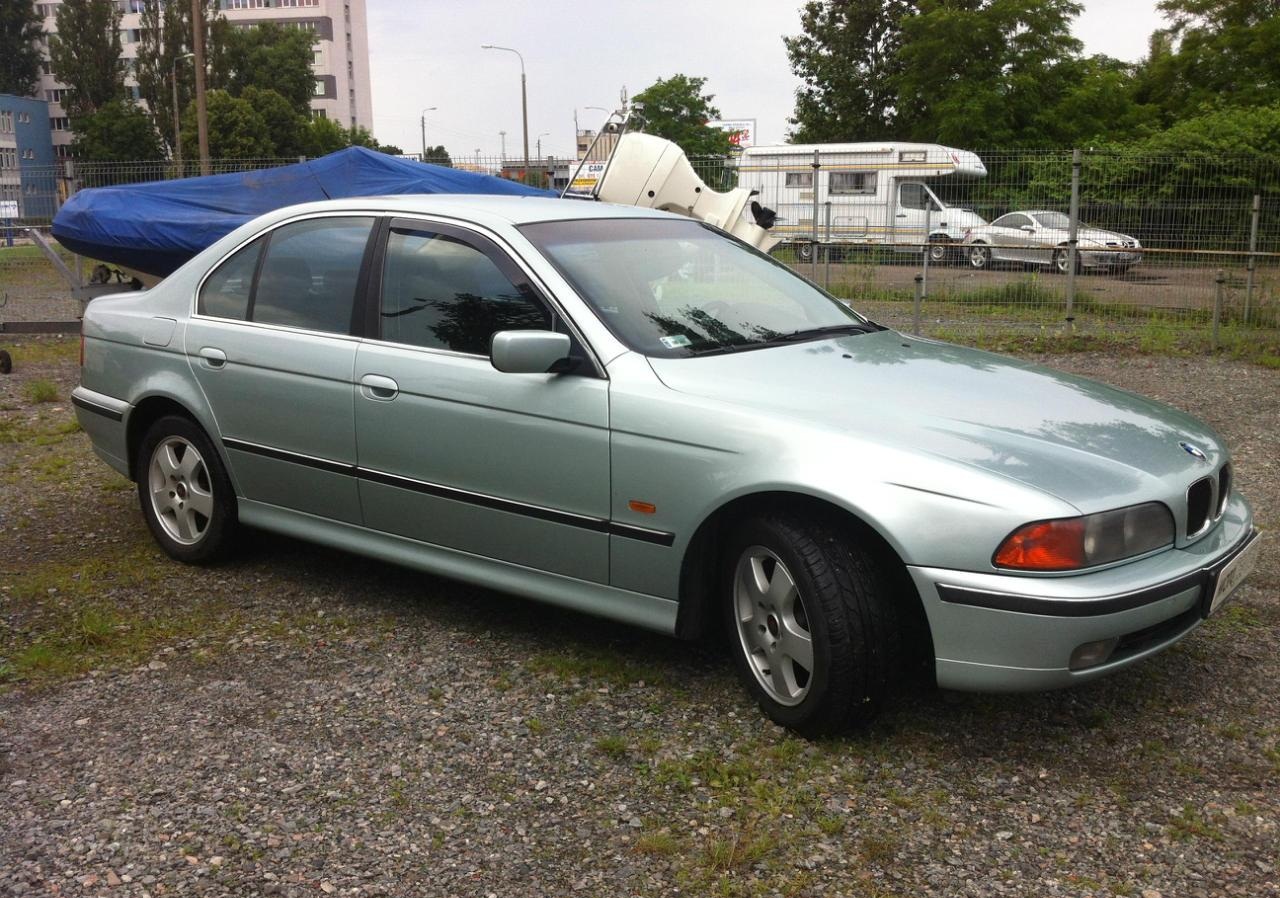 BMW 525