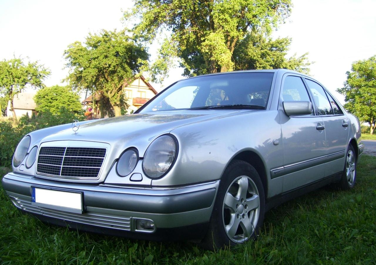Mercedes-Benz E 300