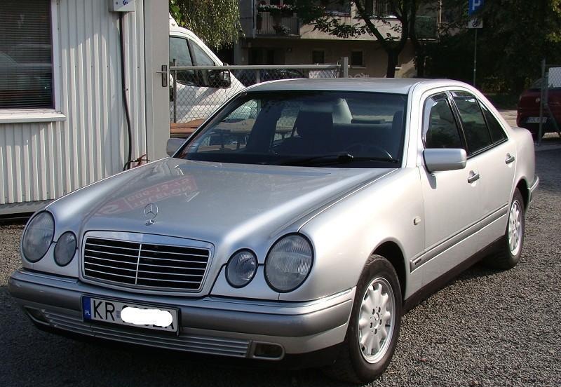 Mercedes-Benz E 200
