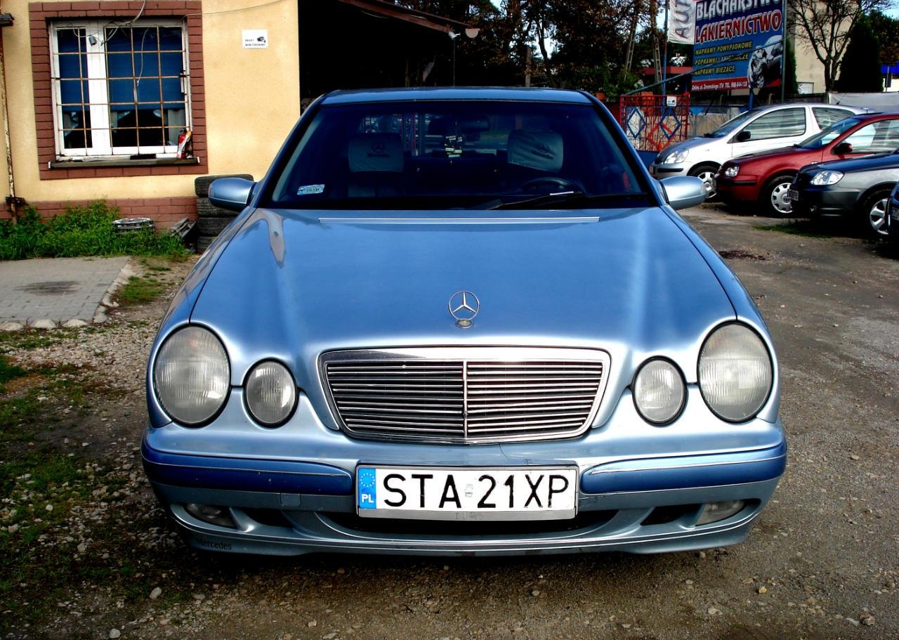 Mercedes-Benz E 220