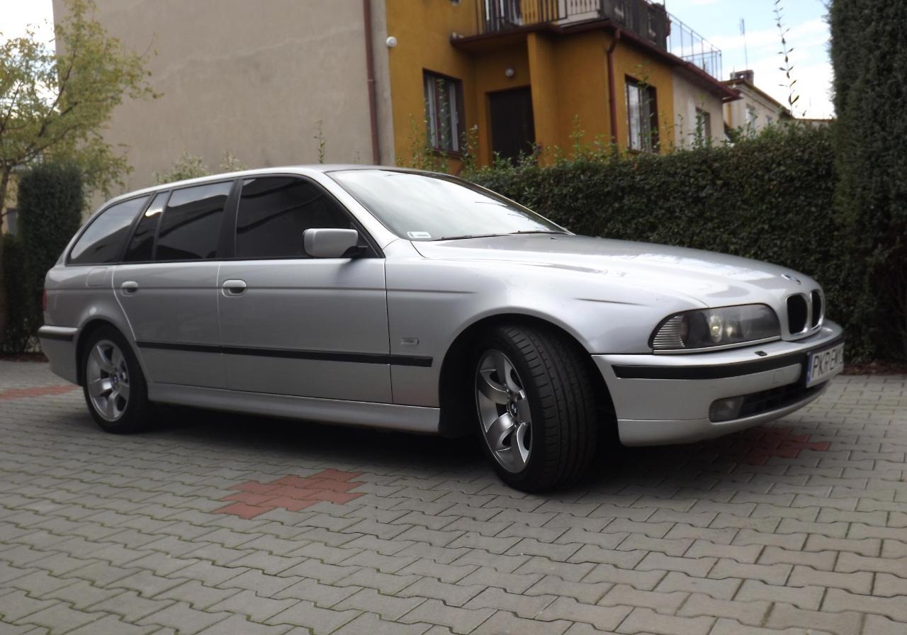 BMW 528