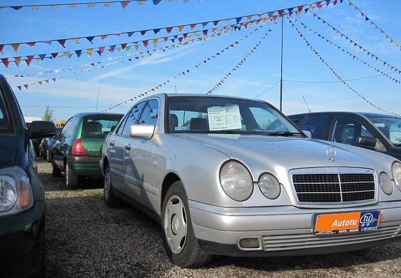 Mercedes-Benz E 220