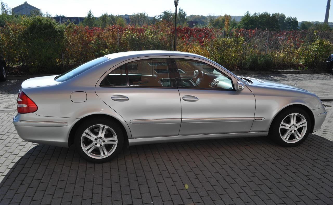 Mercedes-Benz E 320