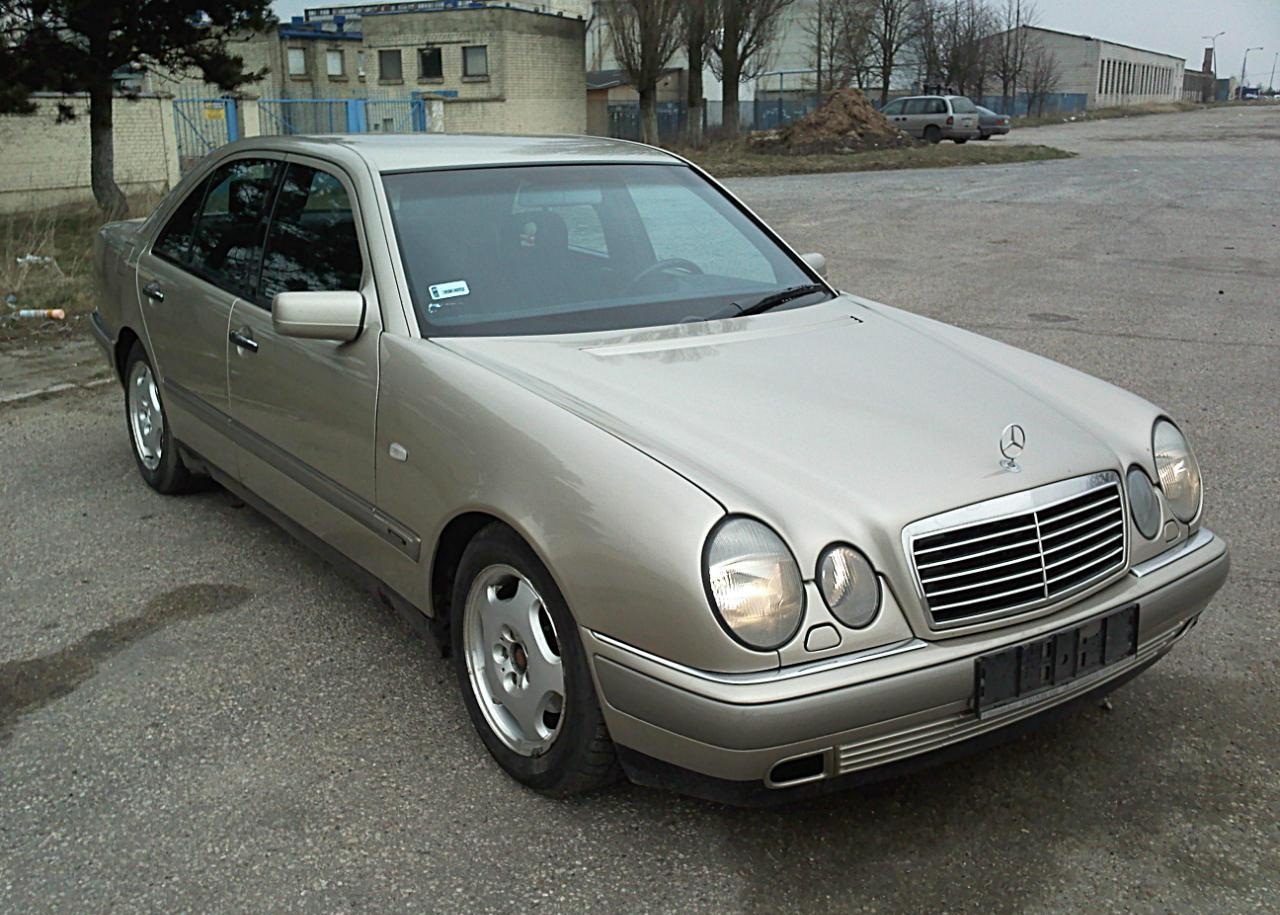 Mercedes-Benz E 290
