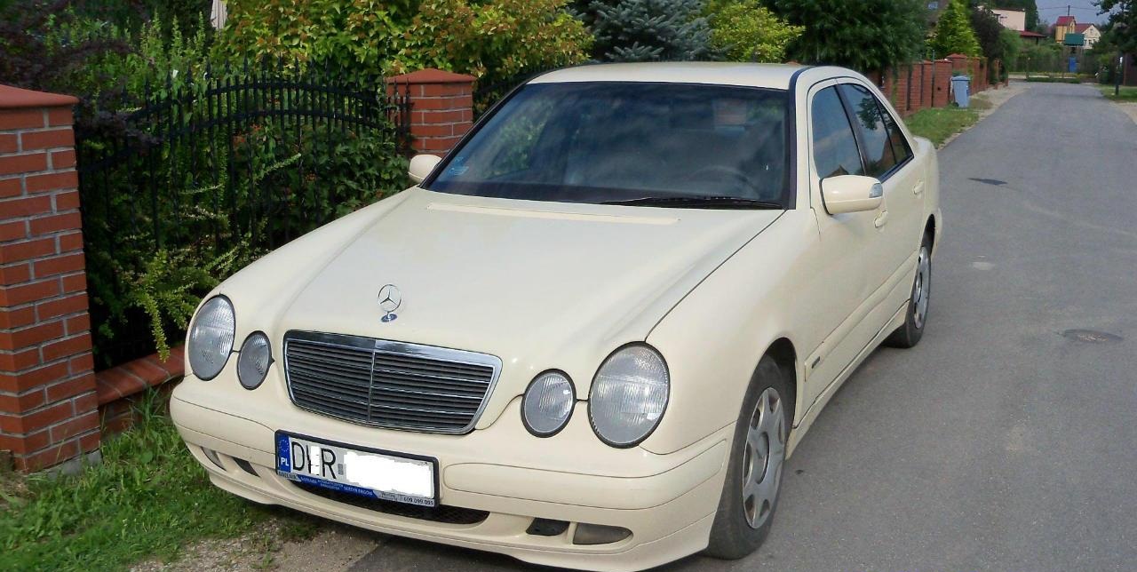 Mercedes-Benz E 220