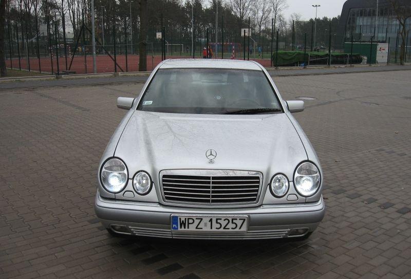 Mercedes-Benz E 300